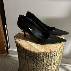 Black Steve Madden pumps